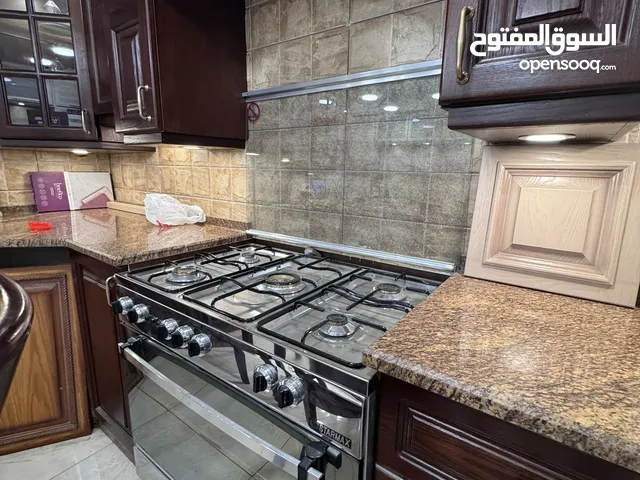 مطبخ بلوط ومطبخ pvc ومطبخ خشب هاي جلوس مع اكسسواراتهم فرن وغاز ومجلى