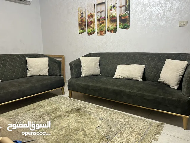 كنب جلوس لون مميز