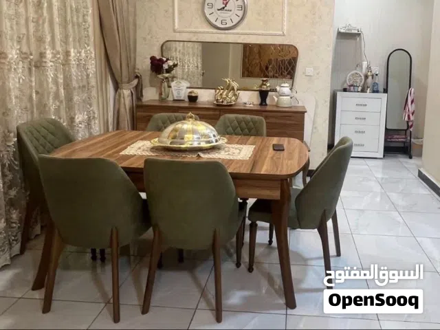 تخم قنفات مع ميز طعام وفاترينه للبيع