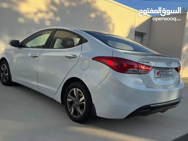 Hyundai Elantra 2012