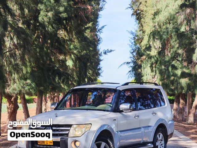 2009 ميتسوبيشي باجيرو GLS
