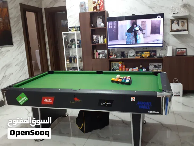 طاولة بريالدو  نظيفه