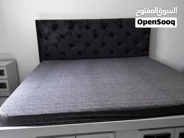 سرير مع مترس