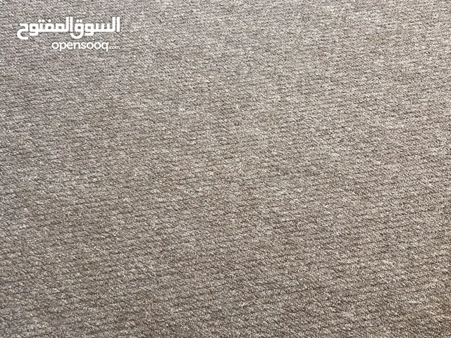 موكيت شبه جديد