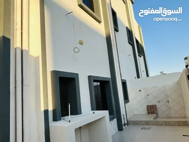 فيلا للبيع في المعبيلة الجنوبية حي العين بجودة عالية جداً