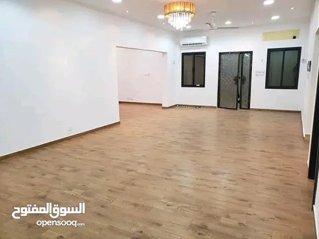 111 m2 4 Bedrooms Townhouse for Rent in Northern Governorate Saar
