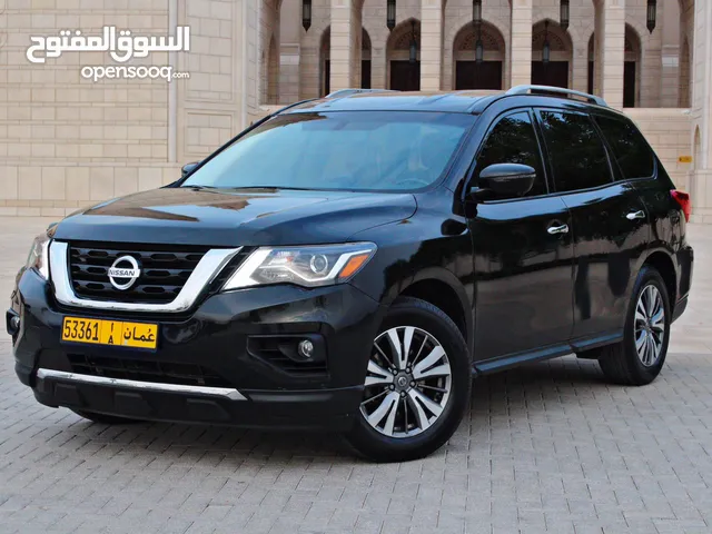 Used Nissan Pathfinder in Al Dakhiliya