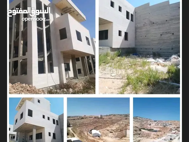 فيلا عظم للبيع قريبة على محسوم مزموريا