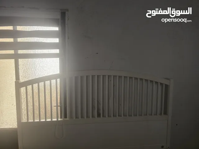 ستارة سيدال طبقتين و سرير إيكيا ودولاب