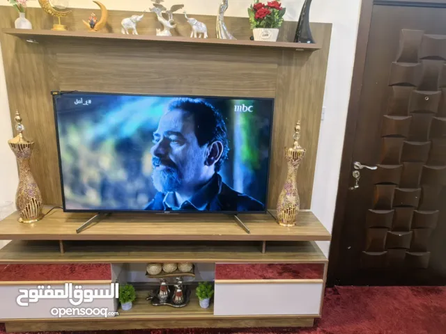 مكتبة تلفزيون بحالة ممتازة