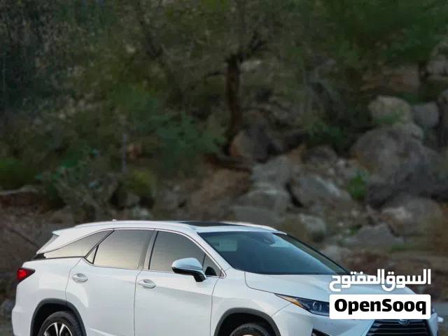 سيارة لكزس RX 350 ذات 7 مقاعد ونظام دفع رباعي  Lexus RX350 7 seater 4WD