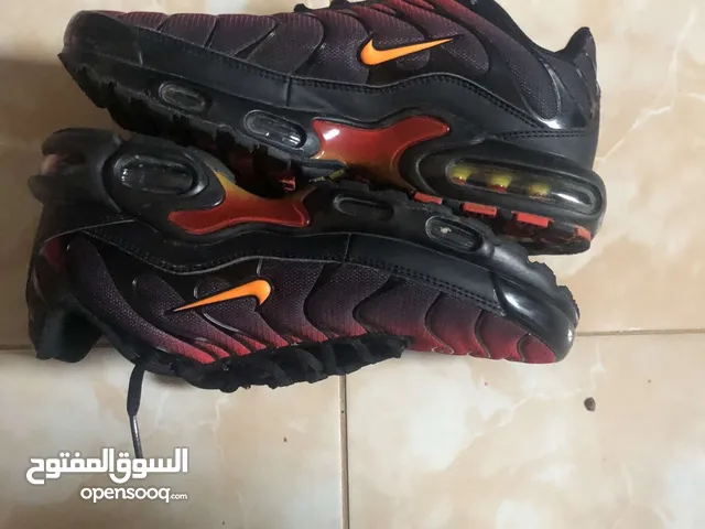 جزمة Nike Air Max Plus TN أصلية للبيع