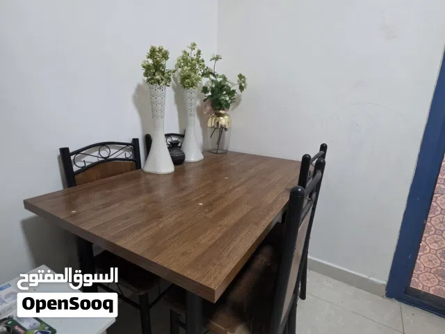 للبيع مجموعة متميزة من الأثاث والأجهزة الكهربائية المستعملة بحالة جيدة جداً وجاهزة للاستخدام الفوري.