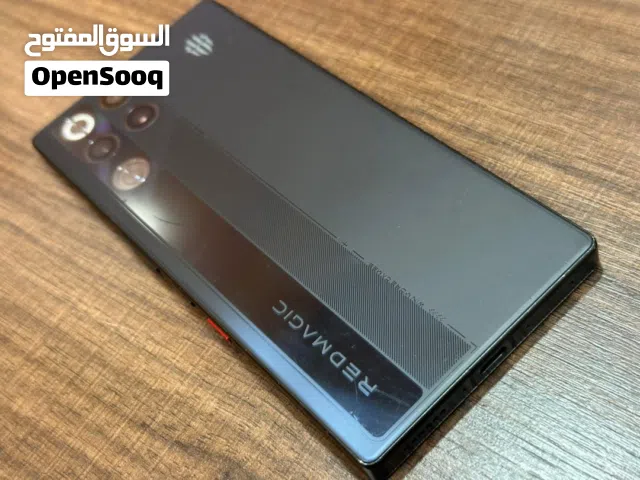 ريد ماجك 11 برو الجهاز عليه روت