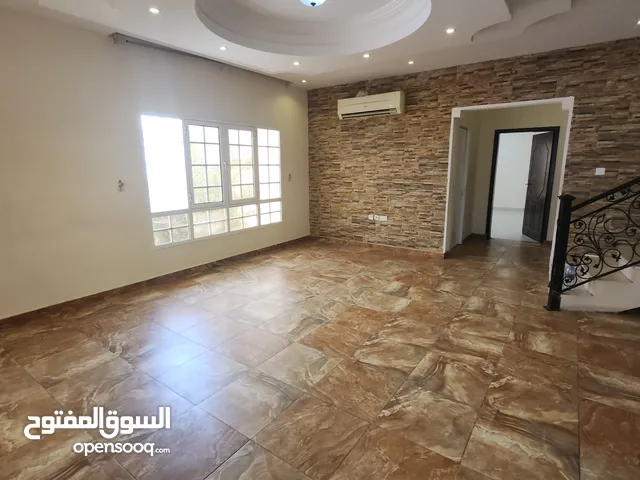 توين فيلا فخمة للإجار في العامرات السادسة