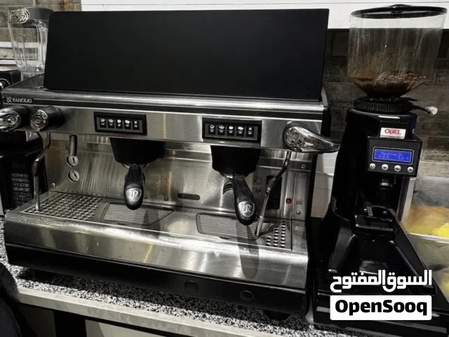 معدات كوفي شوب بحالة ممتازة للبيع، مناسبة لمشروع جاهز أو تطوير كافيه:
