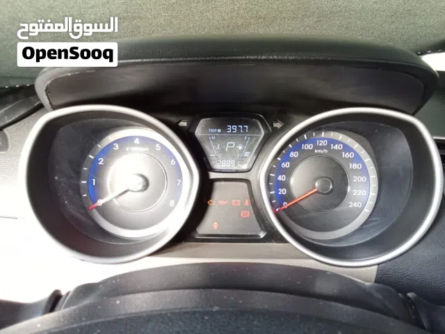 هيونداي النترا 2013 صالون / سيدان مع مواصفات خليجية وممتازة بحالة ممتازة