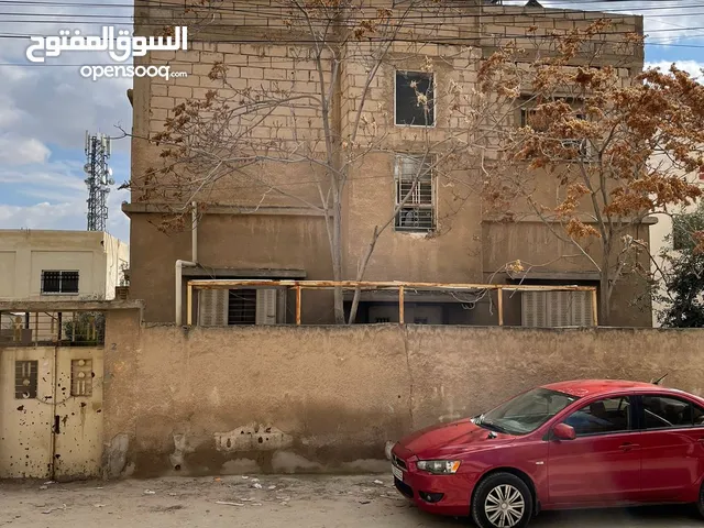 300 m2 More than 6 bedrooms Townhouse for Sale in Zarqa Al ghweariyyeh