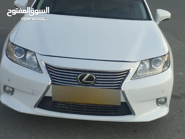 سيارة لكسز ES 350 موديل 2013 بحالة ممتازة