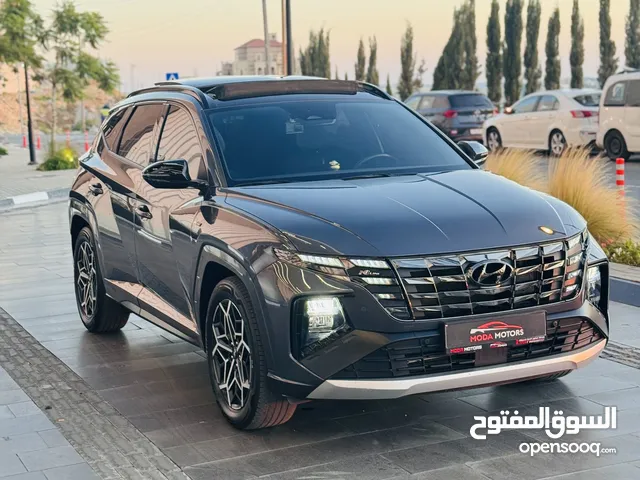 هونداي توسان N-LINE فل كامل مع فتحة ، بسعر مميز ، مع ترخيص وتامين شامل سنة هدية ،
