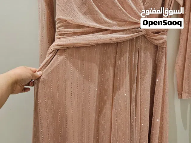 للبيع فستان جديد من الكويت