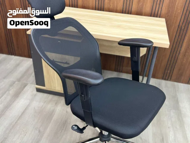 كرسي مدير هاي كوالتي نظام جكين امكانية تثبيت الظهر على زاوية معينه ايادي متحركه بتحمل اوزان عاليه