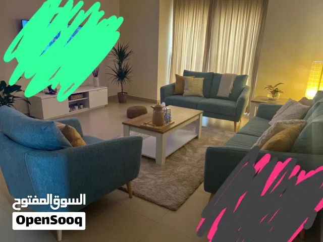 طقم كنب وطاولتين