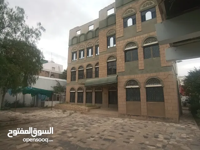 300 m2 More than 6 bedrooms Villa for Rent in Sana'a Asbahi