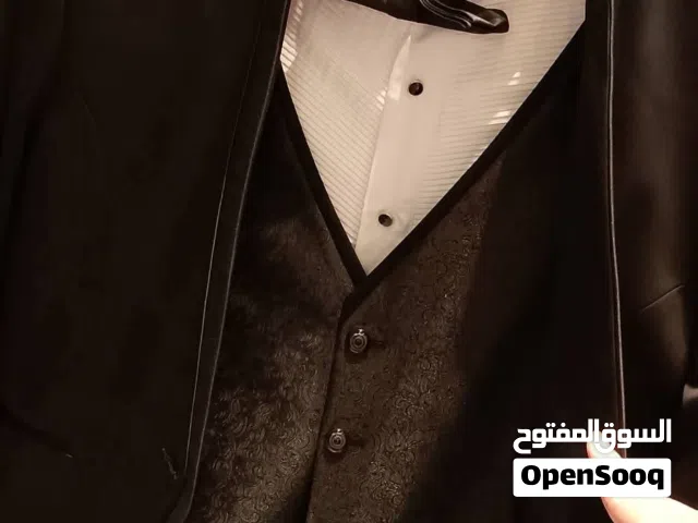 بدلة رسمية لبسة وحدة سعرها 900 مقاس البدلة 56 السورية 44/43