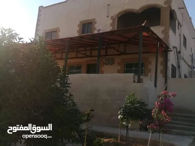 220m2 More than 6 bedrooms Townhouse for Sale in Amman Al-Muwaqqar