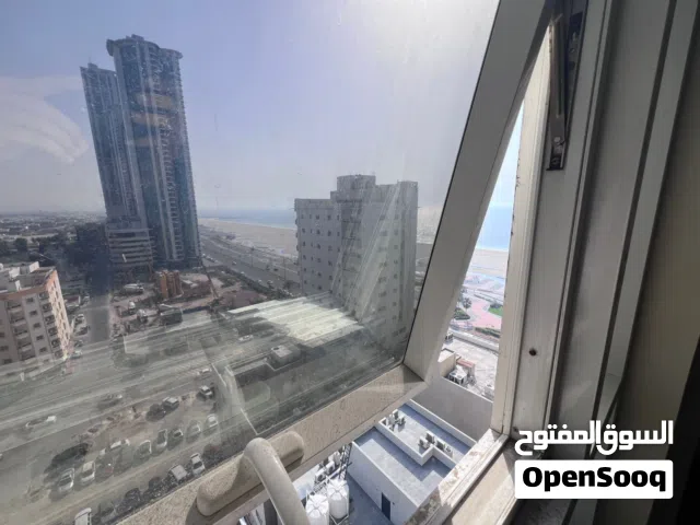 شهر مجانا_اطلالة بحرية_اول ساكن_باركن داخل البناية_اول صف كورنيش عجمان