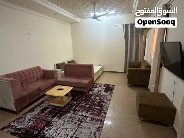 استوديو كبير مفروش بالخوير قريب مجمع الياسمين خلف مسجد ابو القاسم طابق ارضي