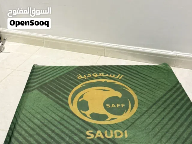 علم (شعار) المنتخب السعودي الصقر الذهبي (السعودية)