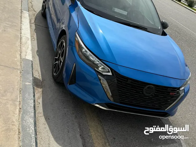 نيسان سنترا 2024 سعة المحرك 2000 لون ازرق حادثها من امريكة بجم سيارة كاملة وجاهزة السعر 165