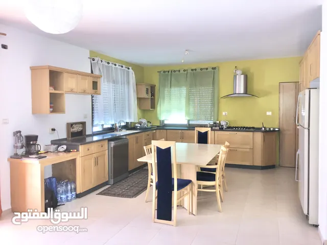 150m2 3 Bedrooms Apartments for Sale in Ramallah and Al-Bireh Al Tira