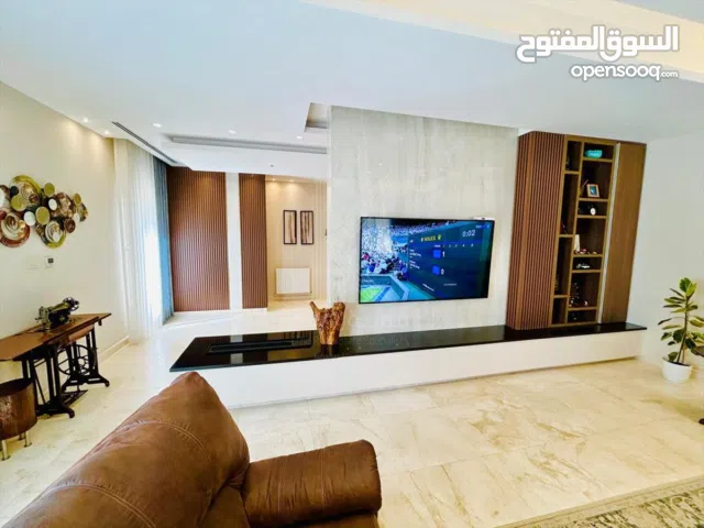 370 m2 4 Bedrooms Villa for Sale in Amman Naour