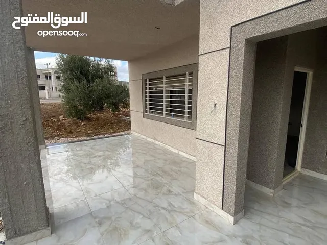 235 m2 5 Bedrooms Townhouse for Sale in Irbid Aban