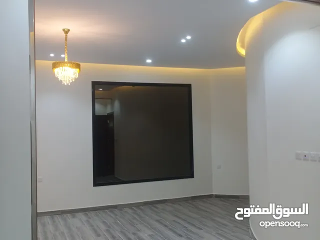 320 m2 More than 6 bedrooms Villa for Sale in Tabuk Al-Nazim