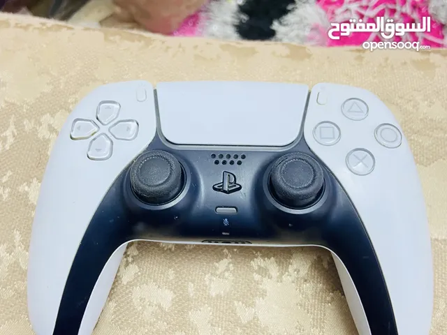 جوستك بلي 5 اصليه نضيفه مال جهاز
