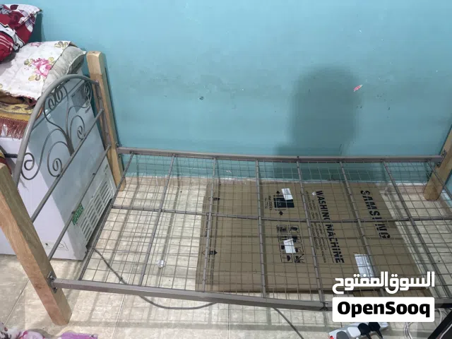 سرير للاستخدام كقطع