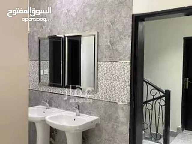 210 m2 4 Bedrooms Apartments for Rent in Al Riyadh Al Mahdiyah