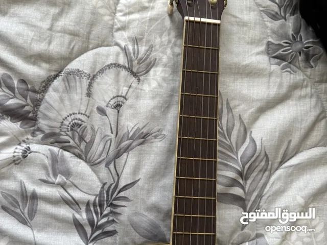 قيتار من شركة ميلودي اليابانية