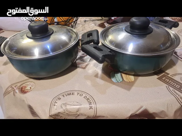 ادوات مطبخ بالكراتين بحالة جديدة