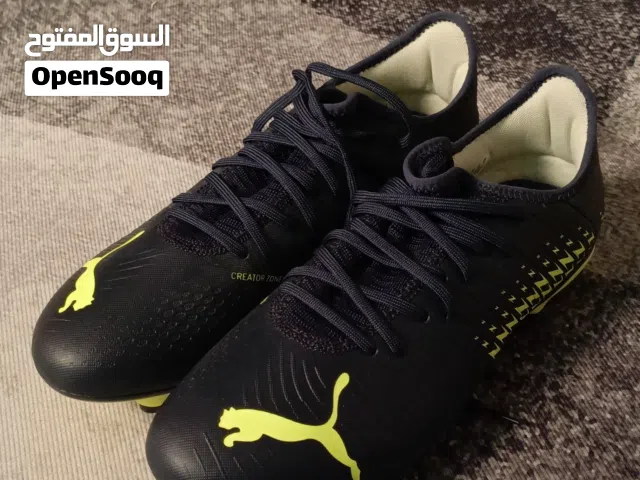 حذاء رجالي لكرة القدم  مقاس 47 جديد ( قابل للتفاوض)