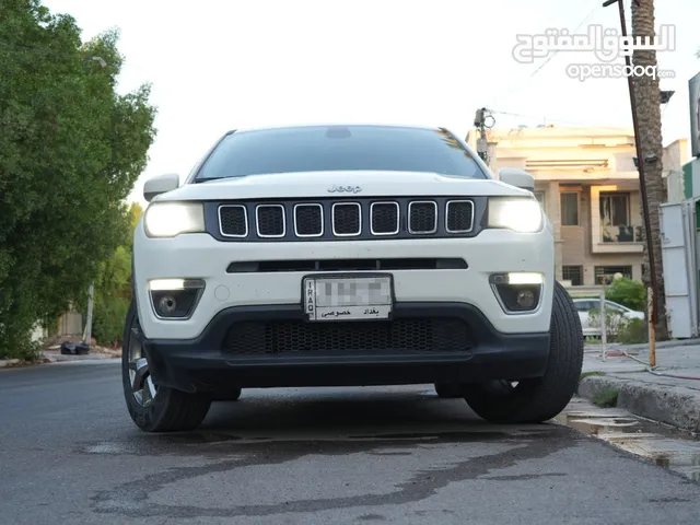 Jeep Compass Sport ( 2018 )  ( نظيفة جداََ )