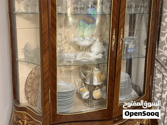 خزانة ديكور لغرفة ضيوف