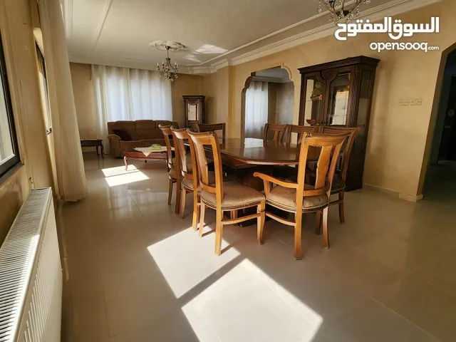 شقة شبه ارضي للبيع في ضاحية الرشيد بسعر مميز بمساحة 200 متر