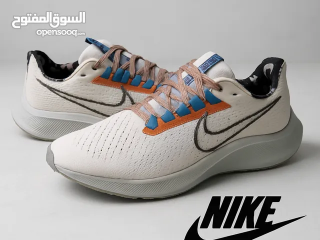 42 Sport Shoes in Amman