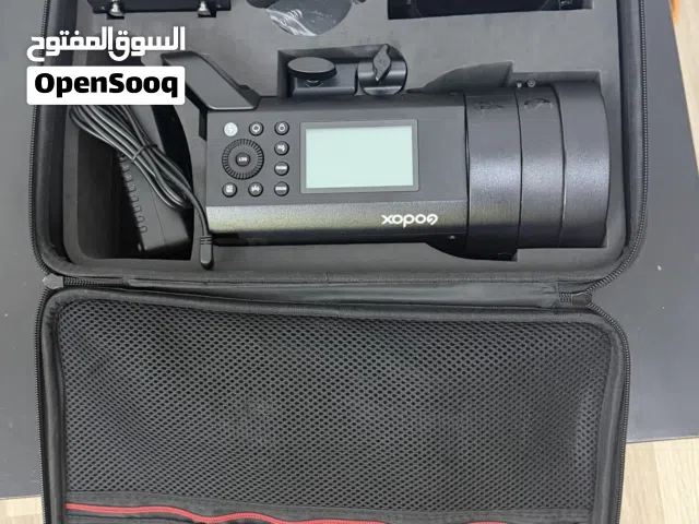 للبيع فلاشات Godox احترافية وتريجر جديدة لم تستخدم جدة Ad400 Ad600