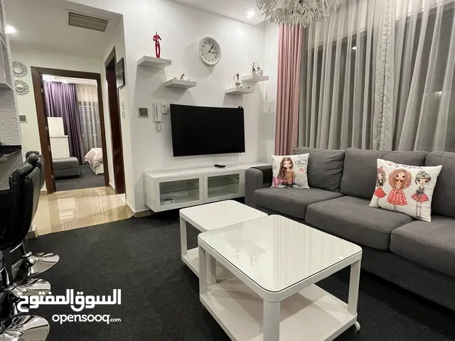 شقة فخمة مفروشة للإيجار في ضاحية الامير راشد 90م